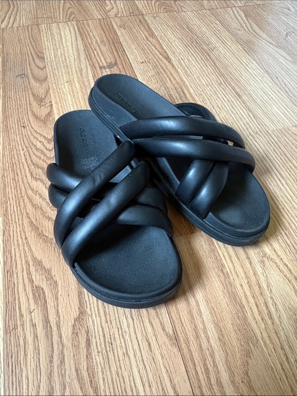 Old Navy Black Crisscross Slide Sandals